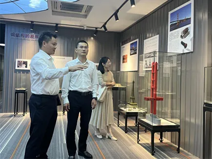 瓯海区委常委、统战部部长肖剑一行莅临顺隆钢构集团调研